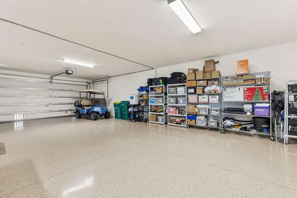 Под контрактом: $580,000 (4 спален, 3 ванн, 2620 Квадратных фут)