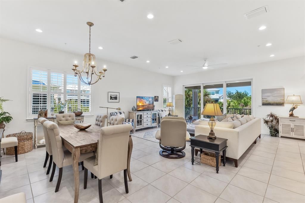 Под контрактом: $580,000 (4 спален, 3 ванн, 2620 Квадратных фут)