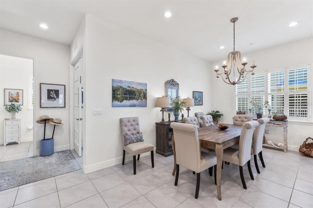 Под контрактом: $580,000 (4 спален, 3 ванн, 2620 Квадратных фут)