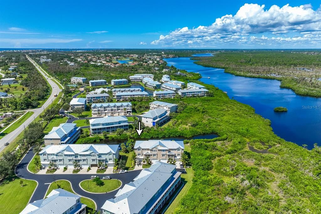 Под контрактом: $580,000 (4 спален, 3 ванн, 2620 Квадратных фут)