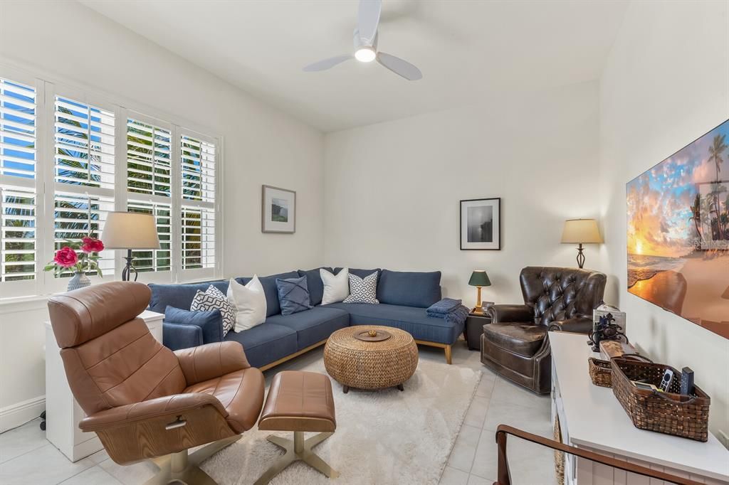 Под контрактом: $580,000 (4 спален, 3 ванн, 2620 Квадратных фут)