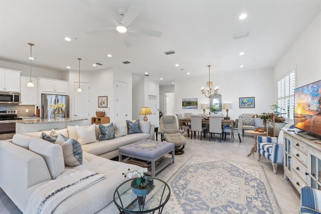 Под контрактом: $580,000 (4 спален, 3 ванн, 2620 Квадратных фут)