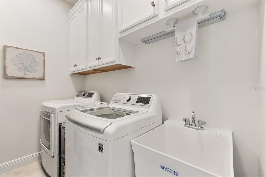 Под контрактом: $580,000 (4 спален, 3 ванн, 2620 Квадратных фут)