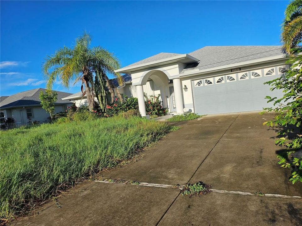 Activo con contrato: $249,900 (3 camas, 2 baños, 1779 Pies cuadrados)