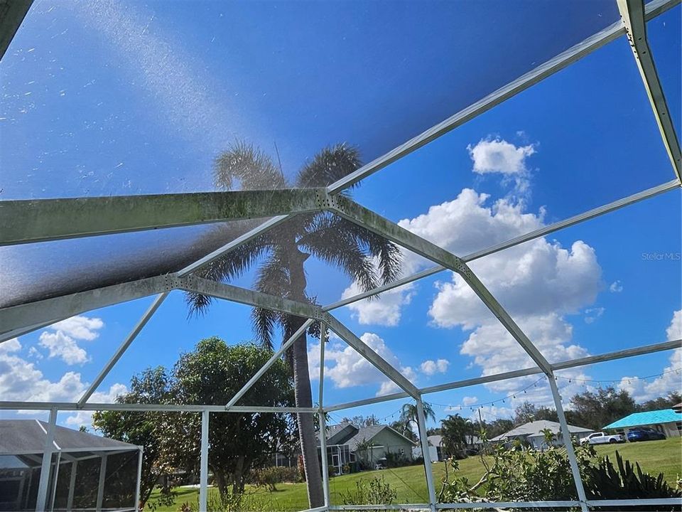 Activo con contrato: $249,900 (3 camas, 2 baños, 1779 Pies cuadrados)