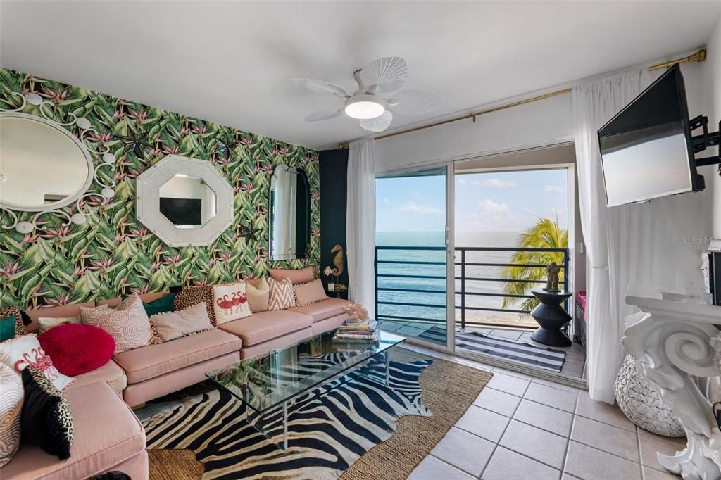 待售: $325,000 (2 贝兹, 1 浴室, 550 平方英尺)