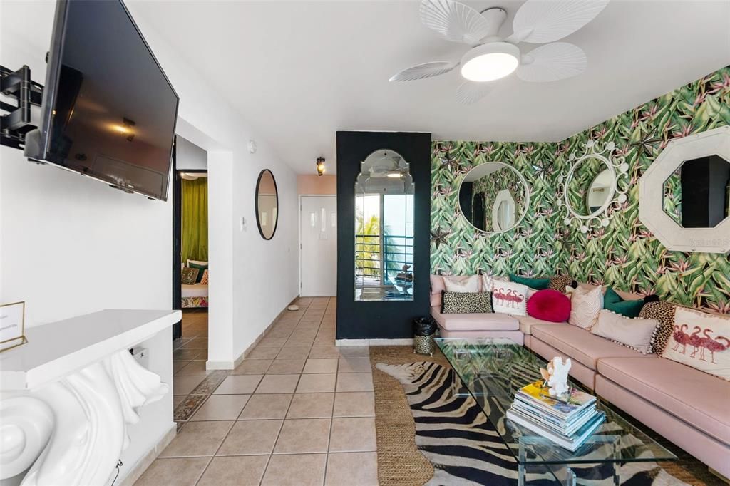 待售: $325,000 (2 贝兹, 1 浴室, 550 平方英尺)