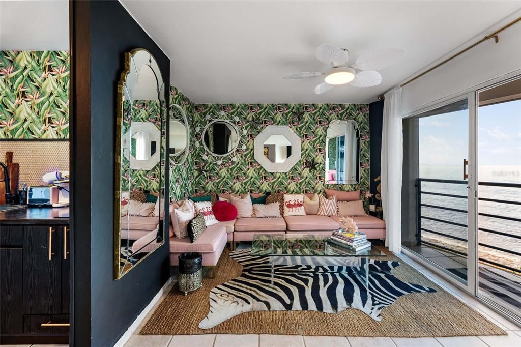 待售: $325,000 (2 贝兹, 1 浴室, 550 平方英尺)