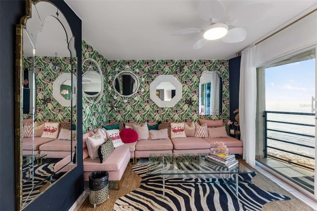 待售: $325,000 (2 贝兹, 1 浴室, 550 平方英尺)