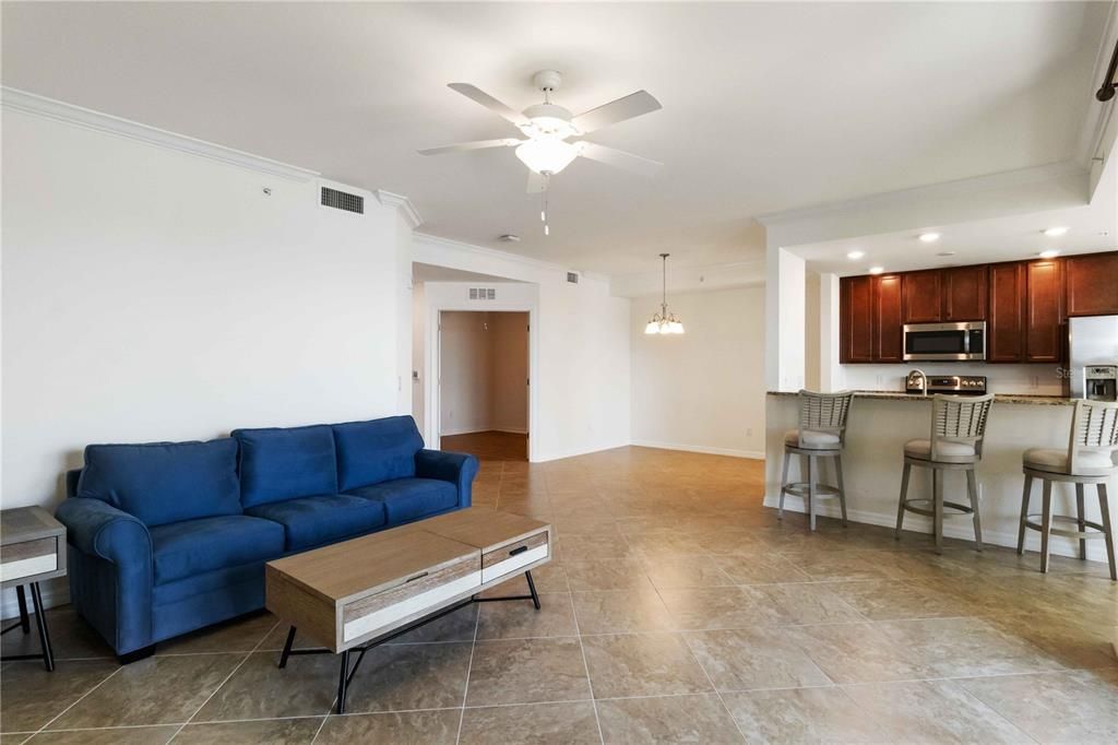 待售: $398,999 (2 贝兹, 2 浴室, 1336 平方英尺)