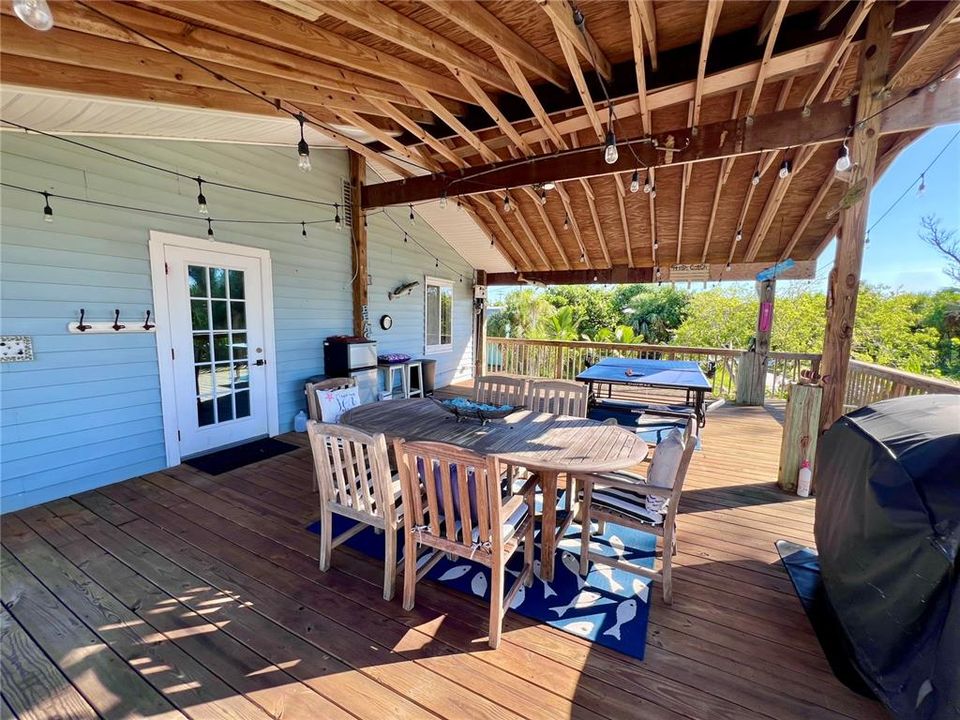 Под контрактом: $599,999 (3 спален, 2 ванн, 1196 Квадратных фут)