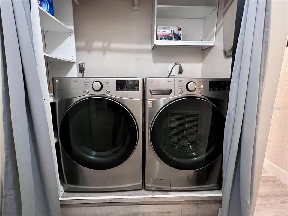 Под контрактом: $599,999 (3 спален, 2 ванн, 1196 Квадратных фут)