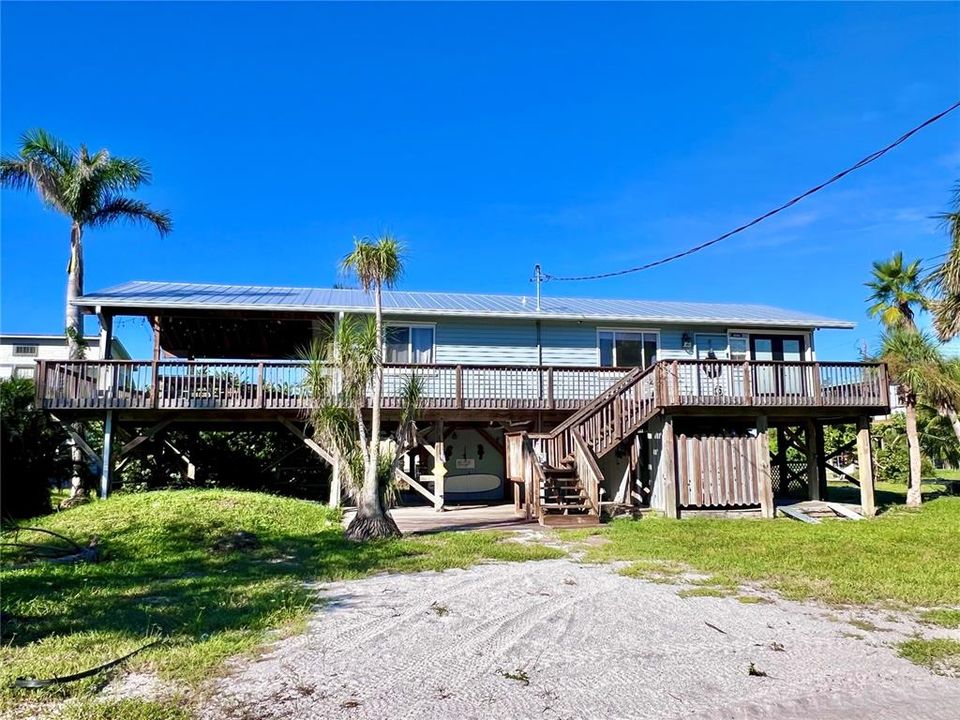 Под контрактом: $599,999 (3 спален, 2 ванн, 1196 Квадратных фут)