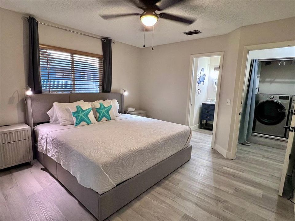 Под контрактом: $599,999 (3 спален, 2 ванн, 1196 Квадратных фут)