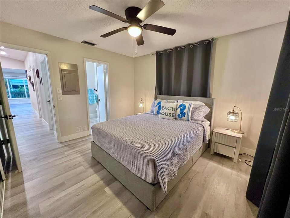 Под контрактом: $599,999 (3 спален, 2 ванн, 1196 Квадратных фут)