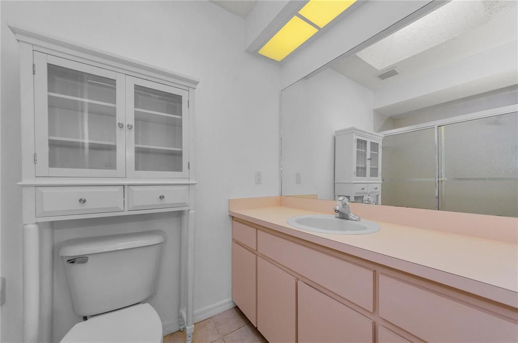 For Sale: $300,000 (2 beds, 2 baths, 1676 Square Feet)