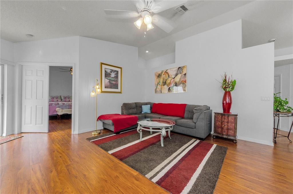 For Sale: $300,000 (2 beds, 2 baths, 1676 Square Feet)