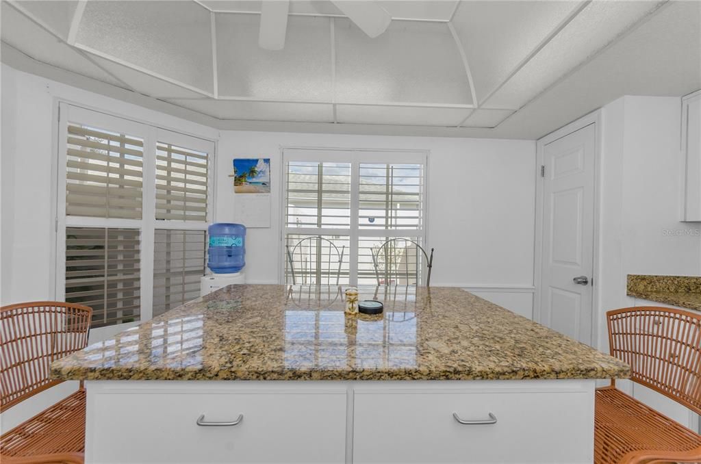 For Sale: $300,000 (2 beds, 2 baths, 1676 Square Feet)