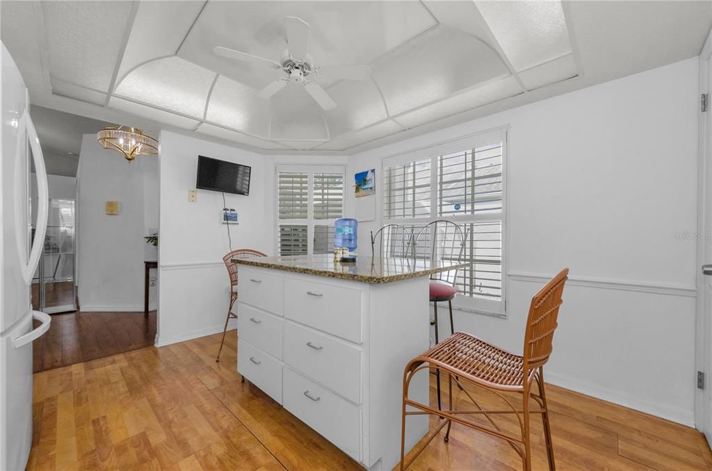 For Sale: $300,000 (2 beds, 2 baths, 1676 Square Feet)