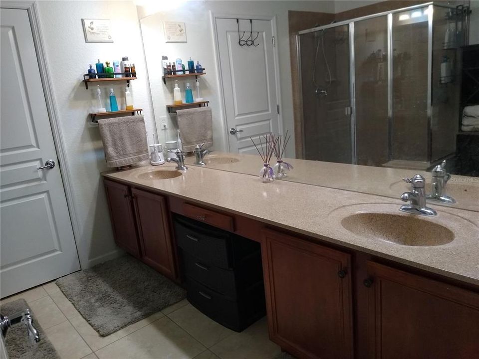 En Venta: $269,900 (3 camas, 2 baños, 1893 Pies cuadrados)