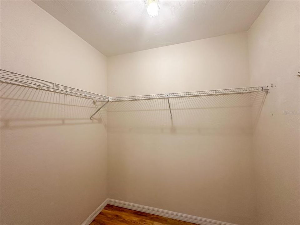 待售: $232,000 (2 贝兹, 2 浴室, 1282 平方英尺)