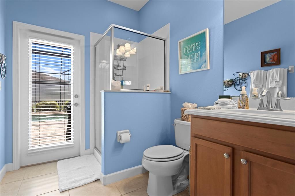 合同活跃: $610,000 (4 贝兹, 3 浴室, 2537 平方英尺)