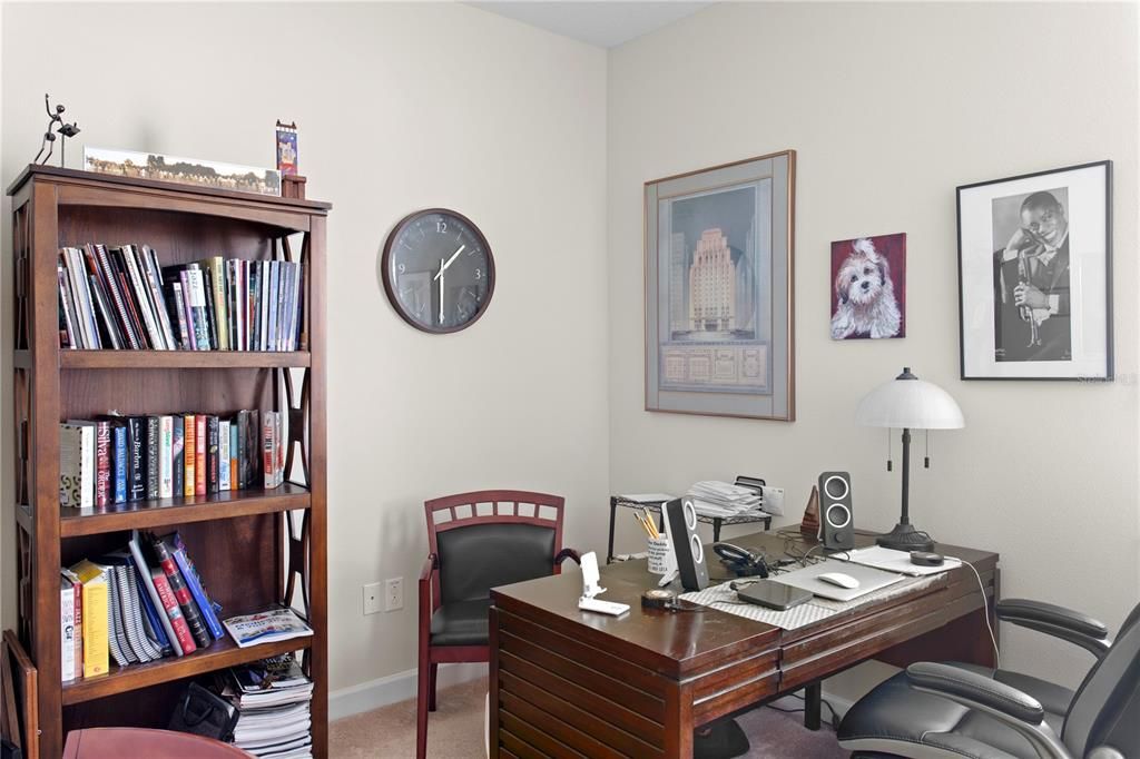 合同活跃: $610,000 (4 贝兹, 3 浴室, 2537 平方英尺)