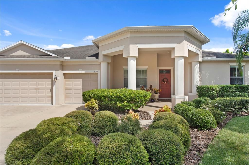 合同活跃: $610,000 (4 贝兹, 3 浴室, 2537 平方英尺)