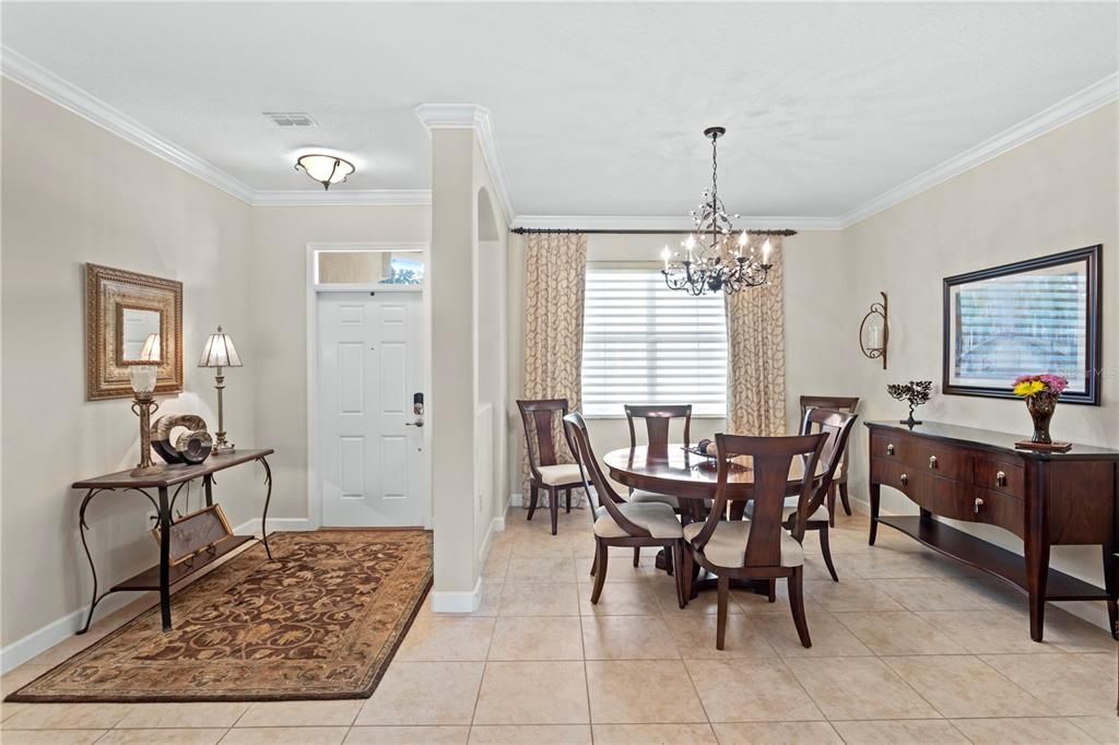 合同活跃: $610,000 (4 贝兹, 3 浴室, 2537 平方英尺)