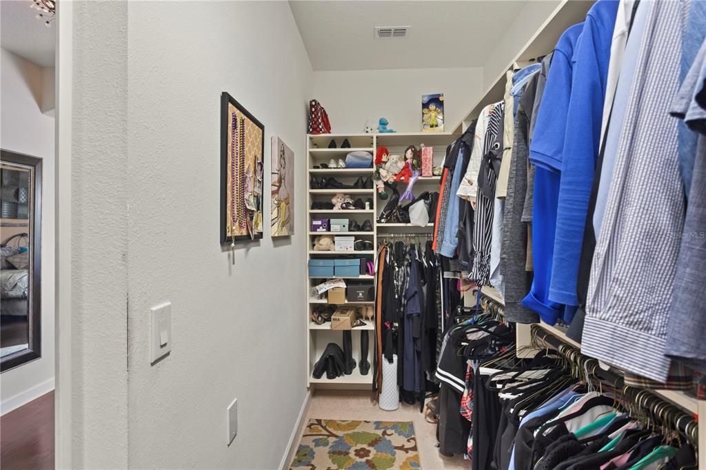 合同活跃: $610,000 (4 贝兹, 3 浴室, 2537 平方英尺)