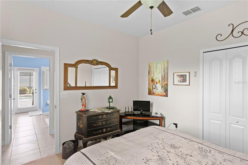 合同活跃: $610,000 (4 贝兹, 3 浴室, 2537 平方英尺)