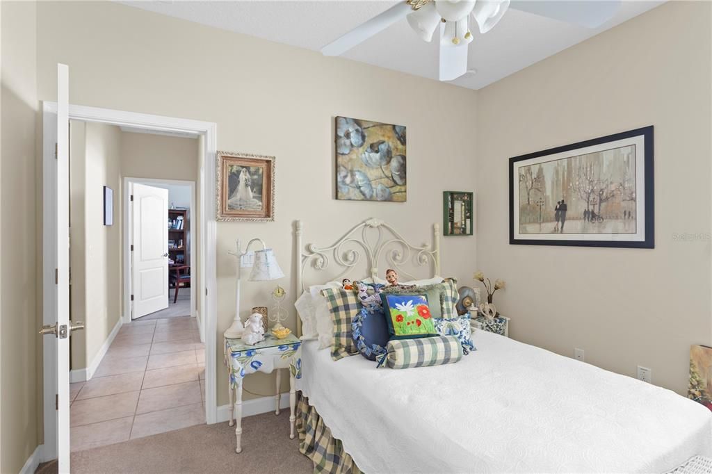 合同活跃: $610,000 (4 贝兹, 3 浴室, 2537 平方英尺)