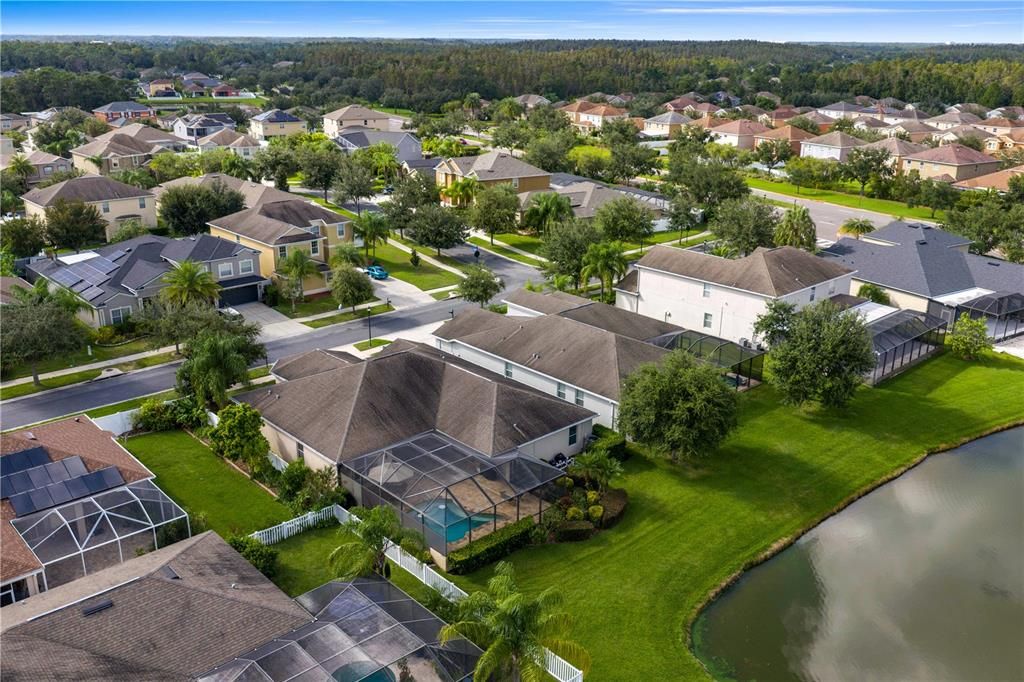 合同活跃: $610,000 (4 贝兹, 3 浴室, 2537 平方英尺)