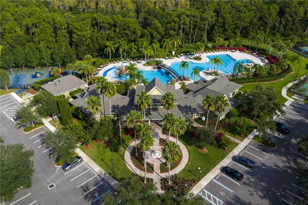 合同活跃: $610,000 (4 贝兹, 3 浴室, 2537 平方英尺)