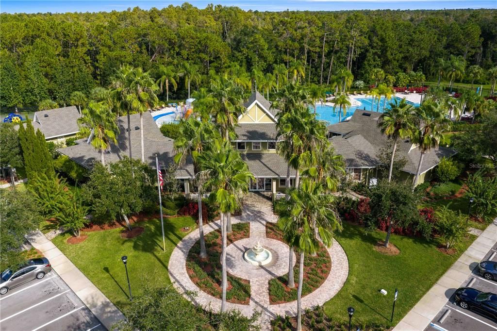 合同活跃: $610,000 (4 贝兹, 3 浴室, 2537 平方英尺)