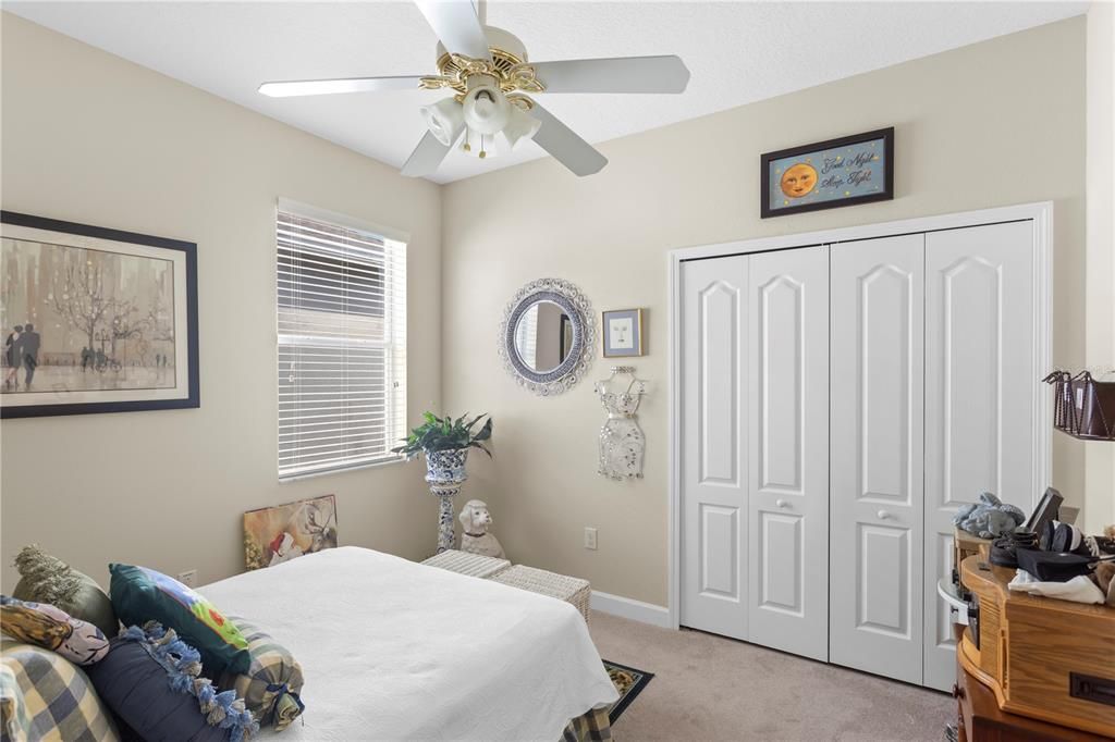 合同活跃: $610,000 (4 贝兹, 3 浴室, 2537 平方英尺)