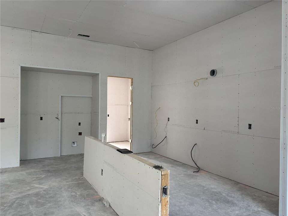 En Venta: $625,000 (4 camas, 3 baños, 2431 Pies cuadrados)