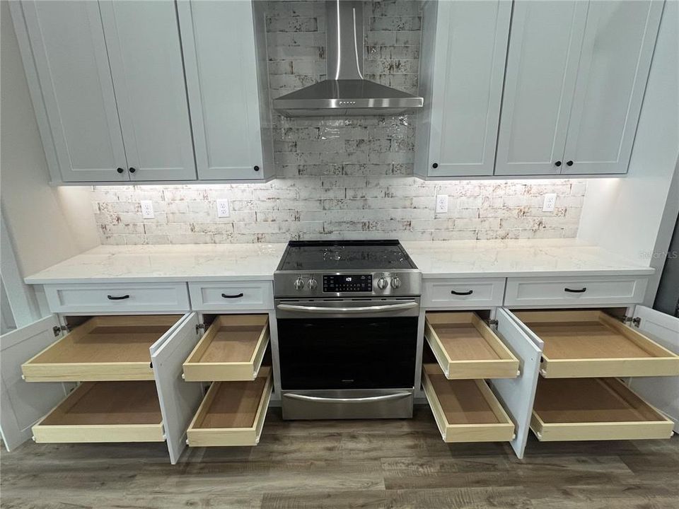 En Venta: $625,000 (4 camas, 3 baños, 2431 Pies cuadrados)