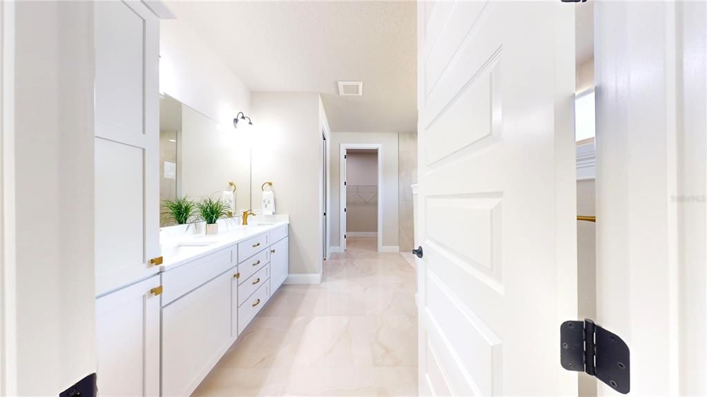 En Venta: $625,000 (4 camas, 3 baños, 2431 Pies cuadrados)