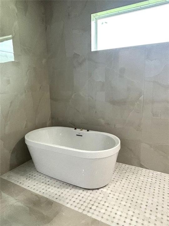 En Venta: $625,000 (4 camas, 3 baños, 2431 Pies cuadrados)