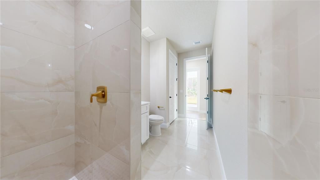 En Venta: $625,000 (4 camas, 3 baños, 2431 Pies cuadrados)