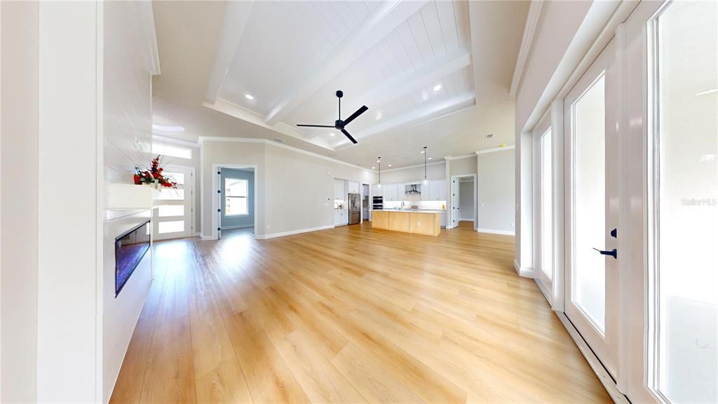 En Venta: $625,000 (4 camas, 3 baños, 2431 Pies cuadrados)