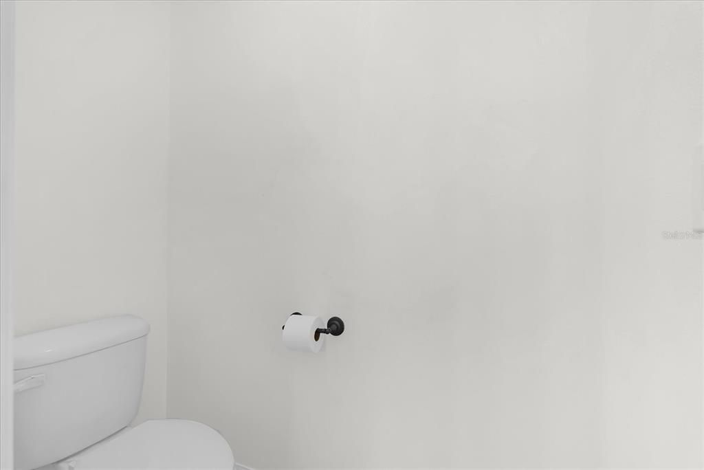 Под контрактом: $443,900 (3 спален, 2 ванн, 1696 Квадратных фут)