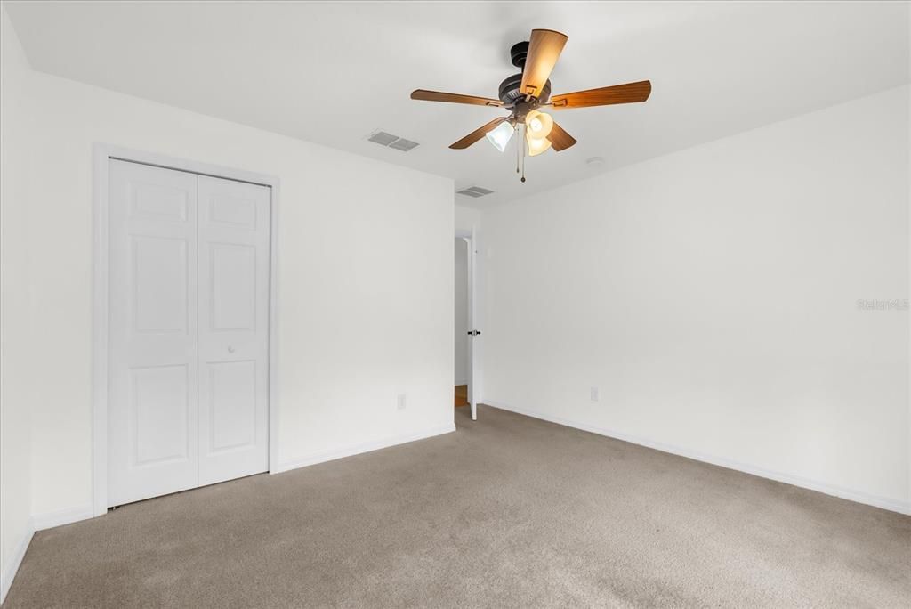 Под контрактом: $443,900 (3 спален, 2 ванн, 1696 Квадратных фут)