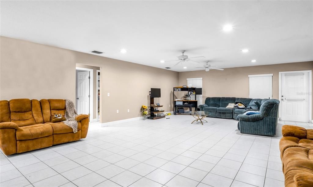 待售: $399,999 (3 贝兹, 2 浴室, 2020 平方英尺)