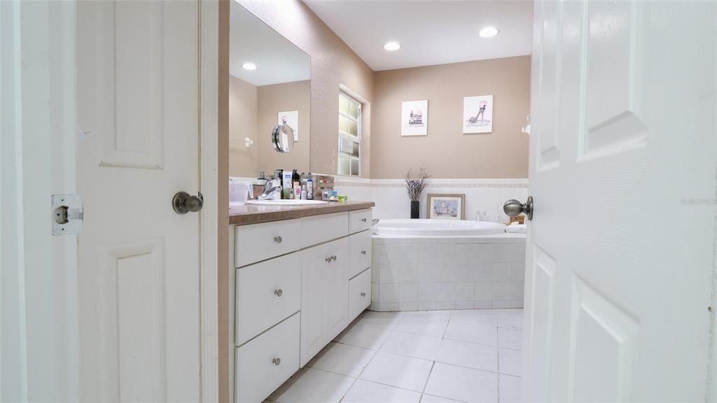 待售: $399,999 (3 贝兹, 2 浴室, 2020 平方英尺)