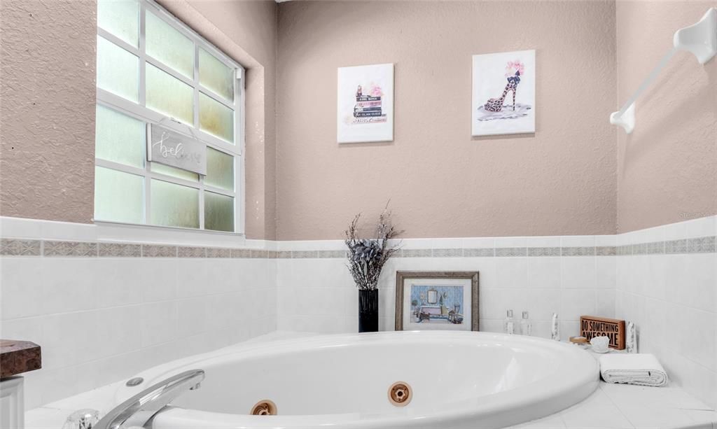 待售: $399,999 (3 贝兹, 2 浴室, 2020 平方英尺)