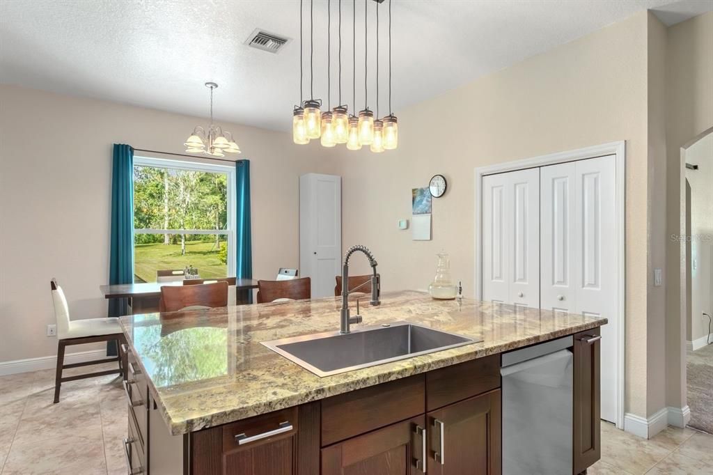 На продажу: $1,200,000 (4 спален, 4 ванн, 3484 Квадратных фут)