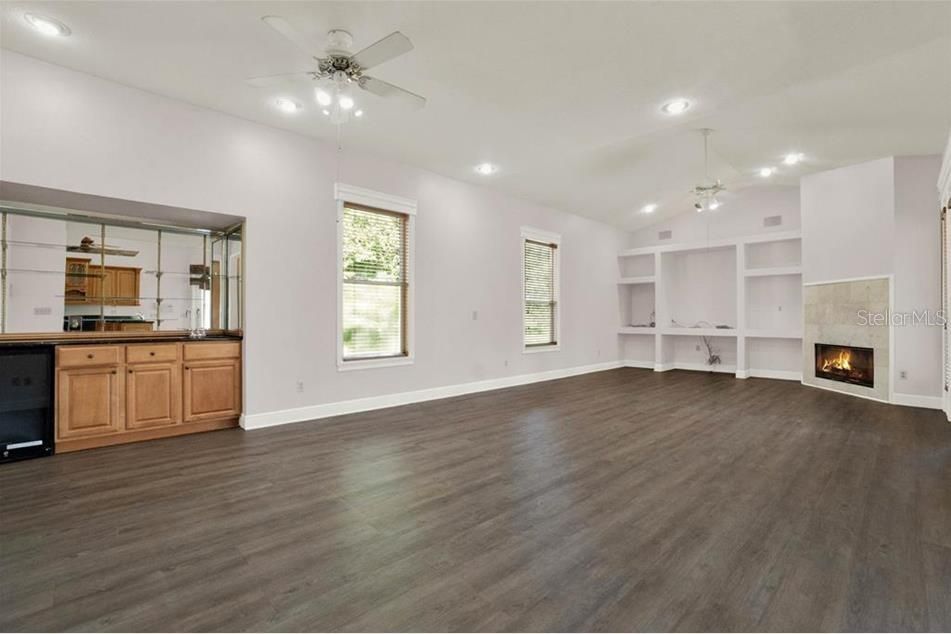 Под контрактом: $3,600 (4 спален, 4 ванн, 2953 Квадратных фут)