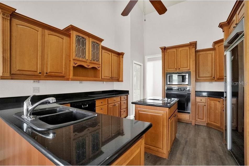 Под контрактом: $3,600 (4 спален, 4 ванн, 2953 Квадратных фут)